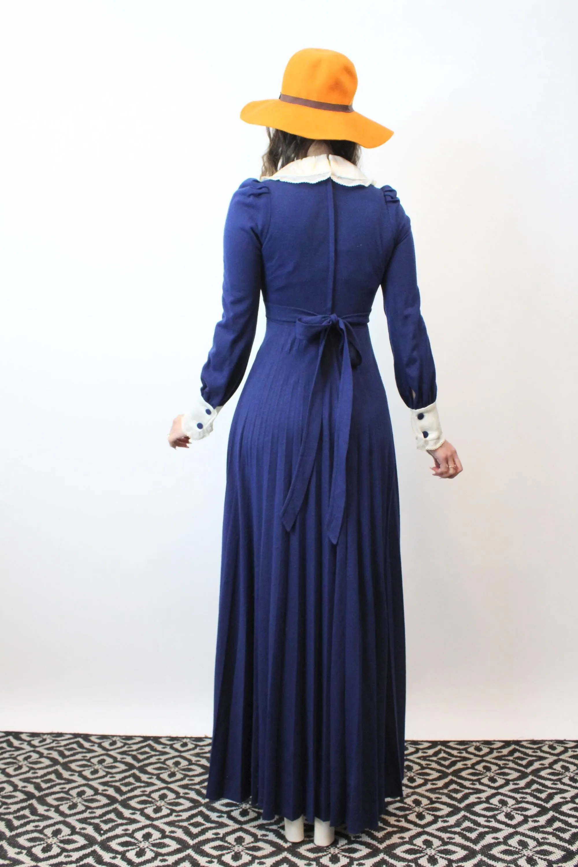 1970s MAXI jersey pleated dress SATIN collar xs | new fall winter