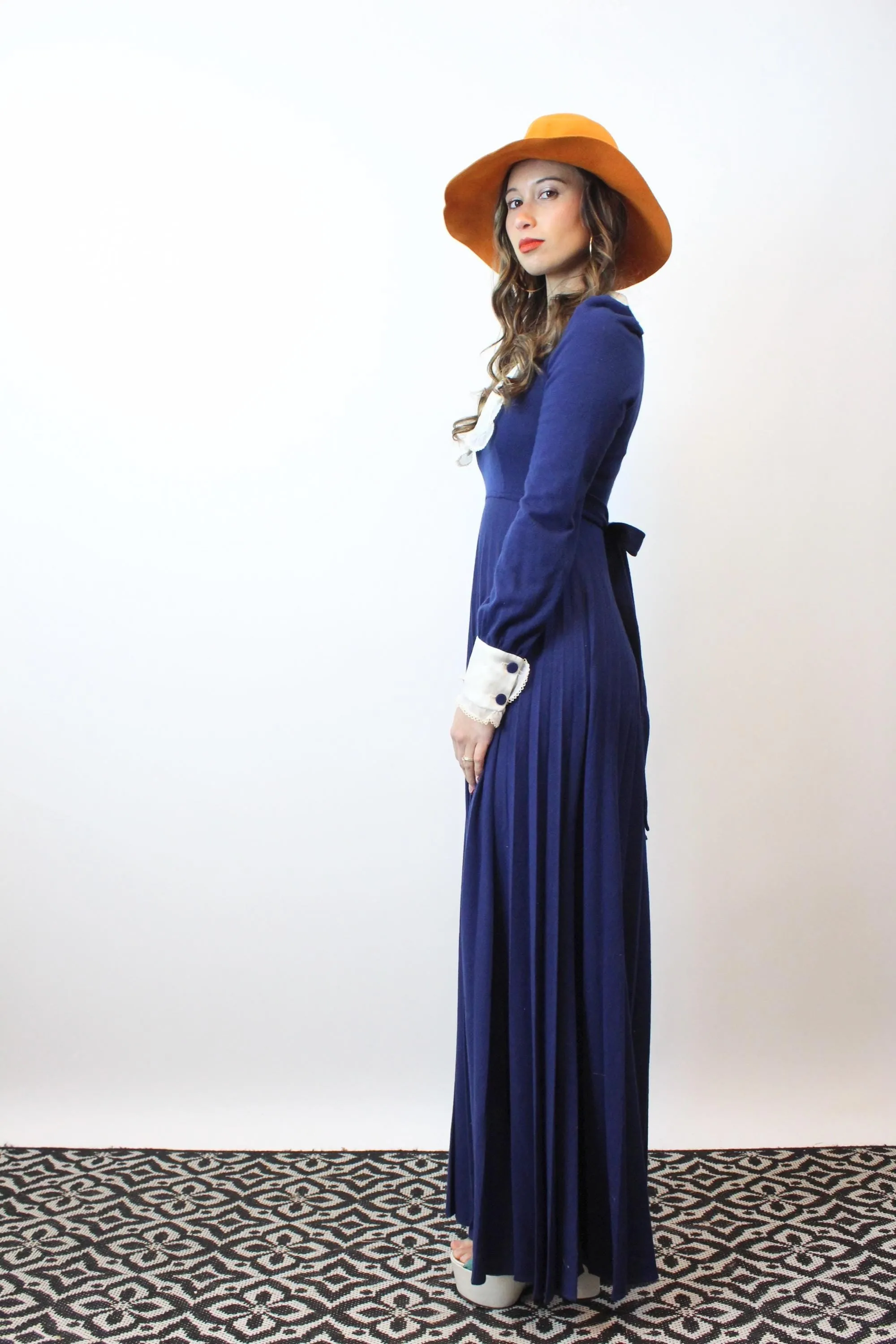 1970s MAXI jersey pleated dress SATIN collar xs | new fall winter