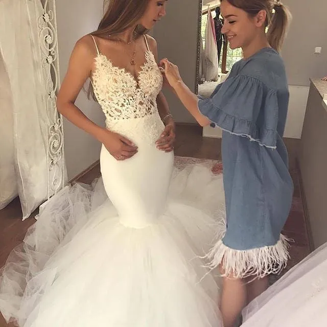 Adorable Fit And Flare Tulle Wedding Dresses Mermaid Lace Appliques Bodice Spaghetti Straps Bridal Gown