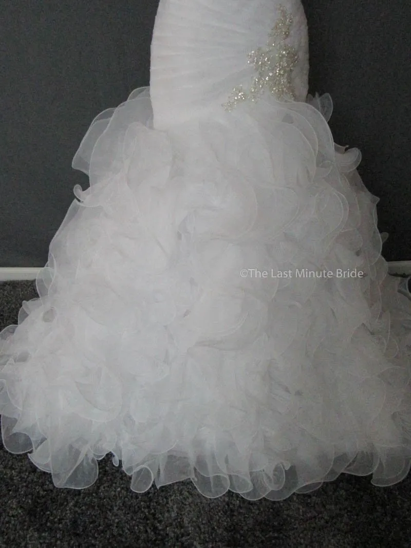 Allure Bridals 8915