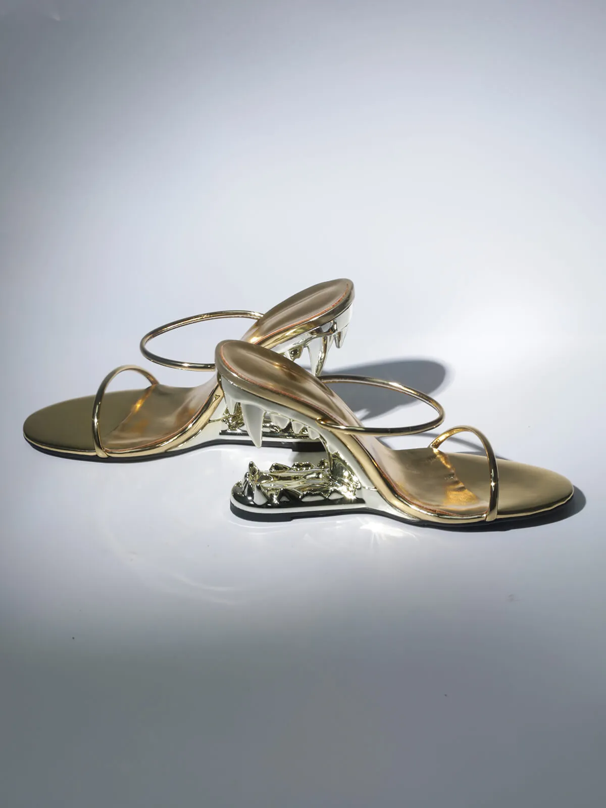 BerryBetty - TIGER TOOTH CUTOUT HEELS IN GOLD