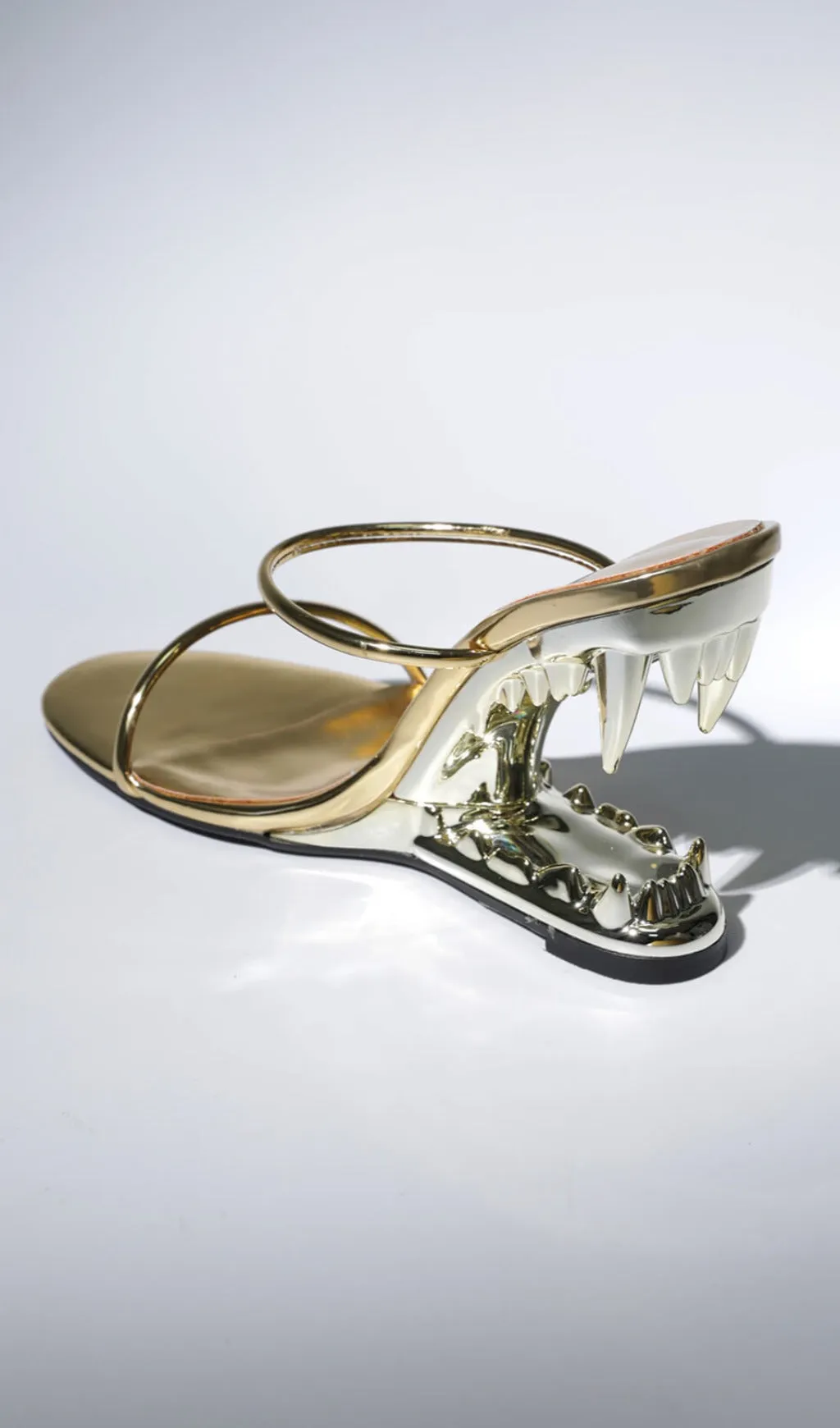 BerryBetty - TIGER TOOTH CUTOUT HEELS IN GOLD