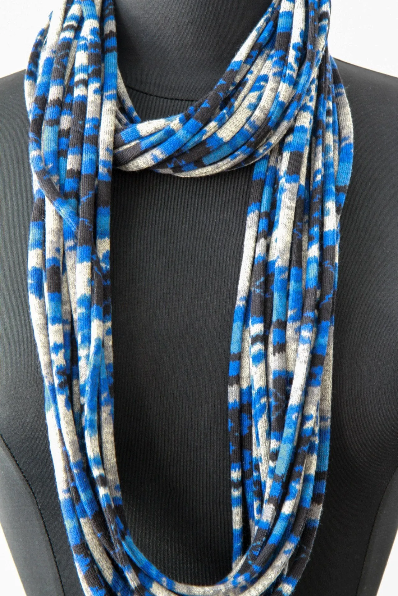 Blue Aztec Scarf Necklace 'Blue Note'