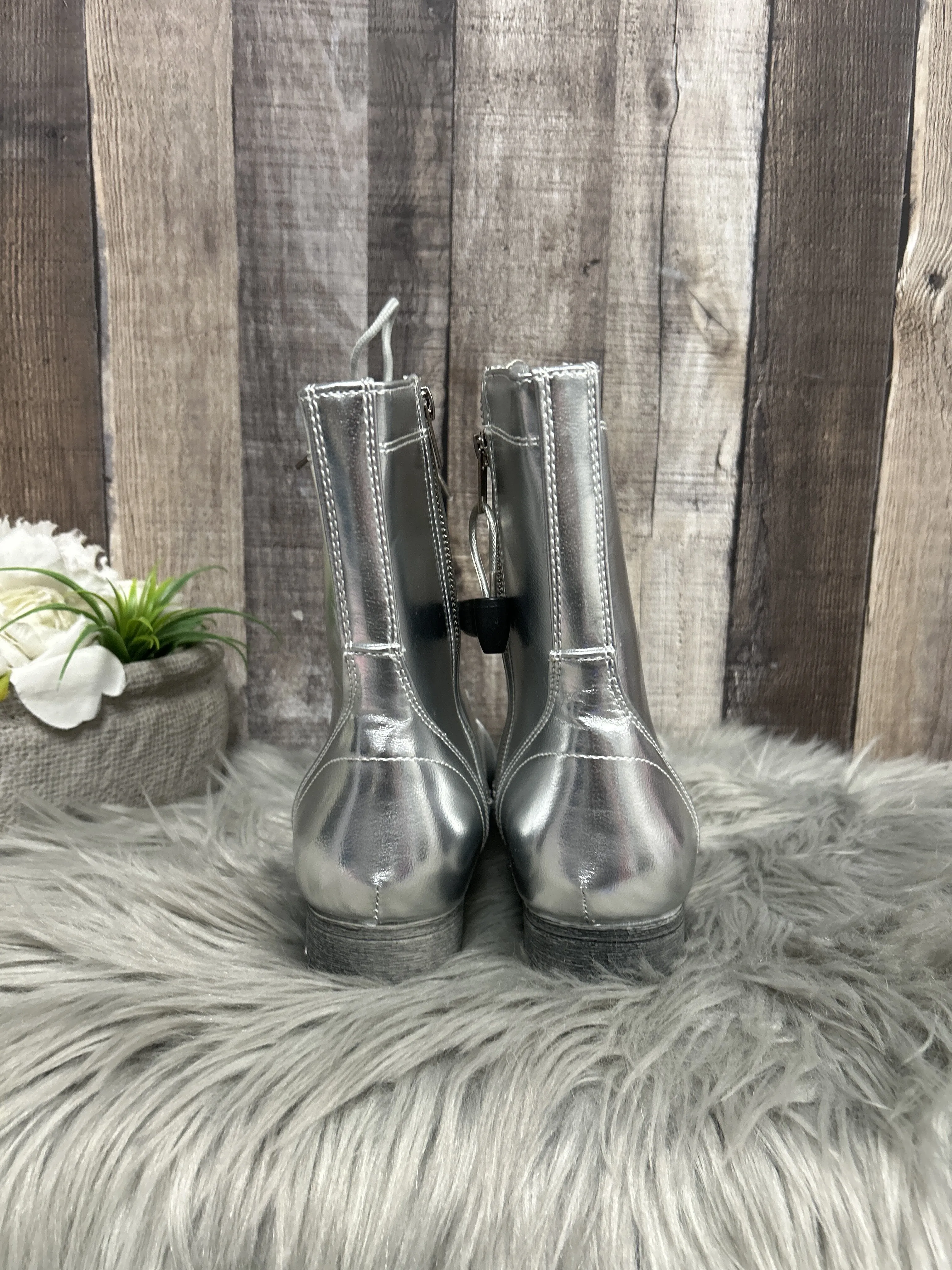 Boots Ankle Flats By Bamboo  Size: 9