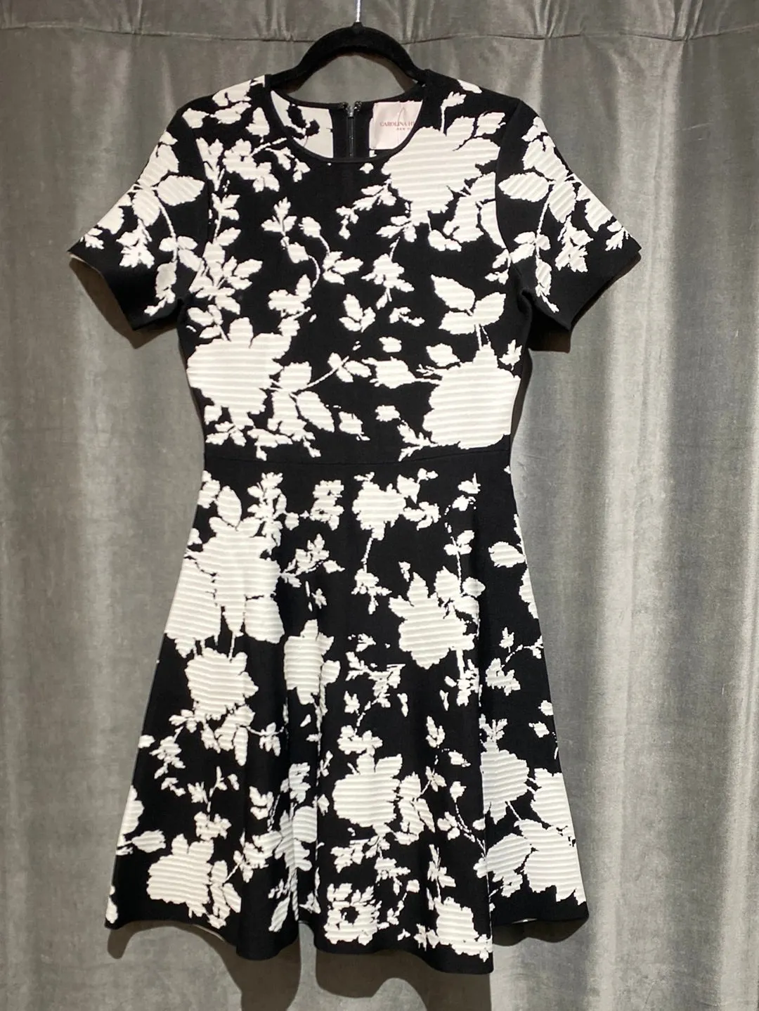 Carolina Herrera Black and White Floral Stretch Knit Short Sleeve Flare Dress