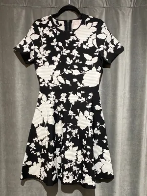 Carolina Herrera Black and White Floral Stretch Knit Short Sleeve Flare Dress
