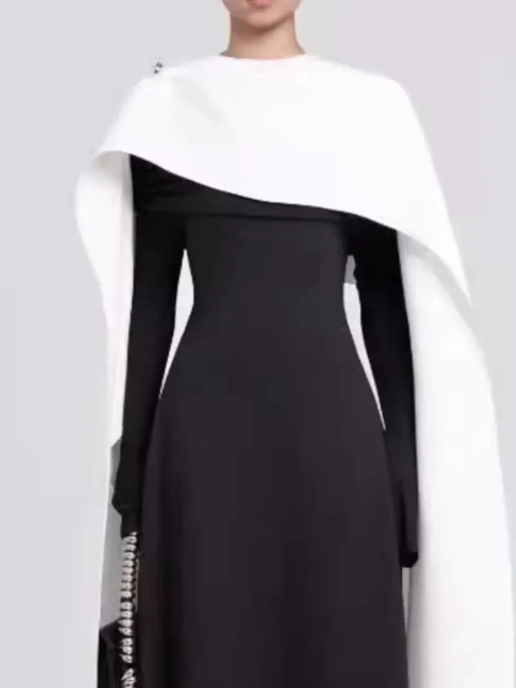 Contrasting Shawl Folds Long Sleeves
