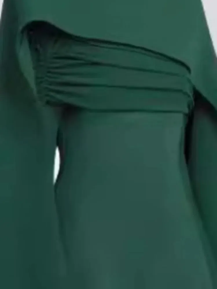 Contrasting Shawl Folds Long Sleeves