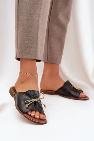 Elegant leather sandals