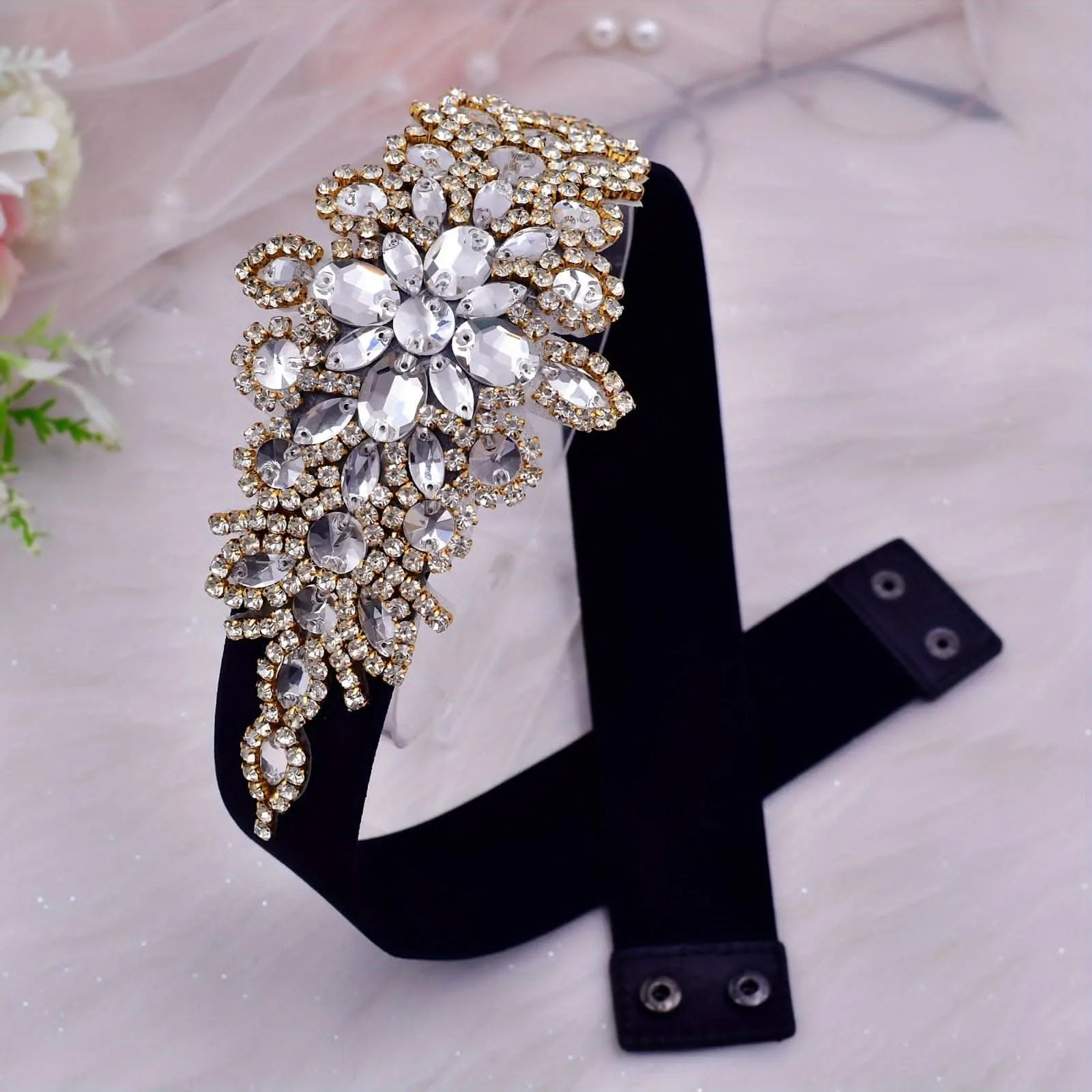 Elegant Rhinestone Waterfall Belt – Golden & Crystal Accents