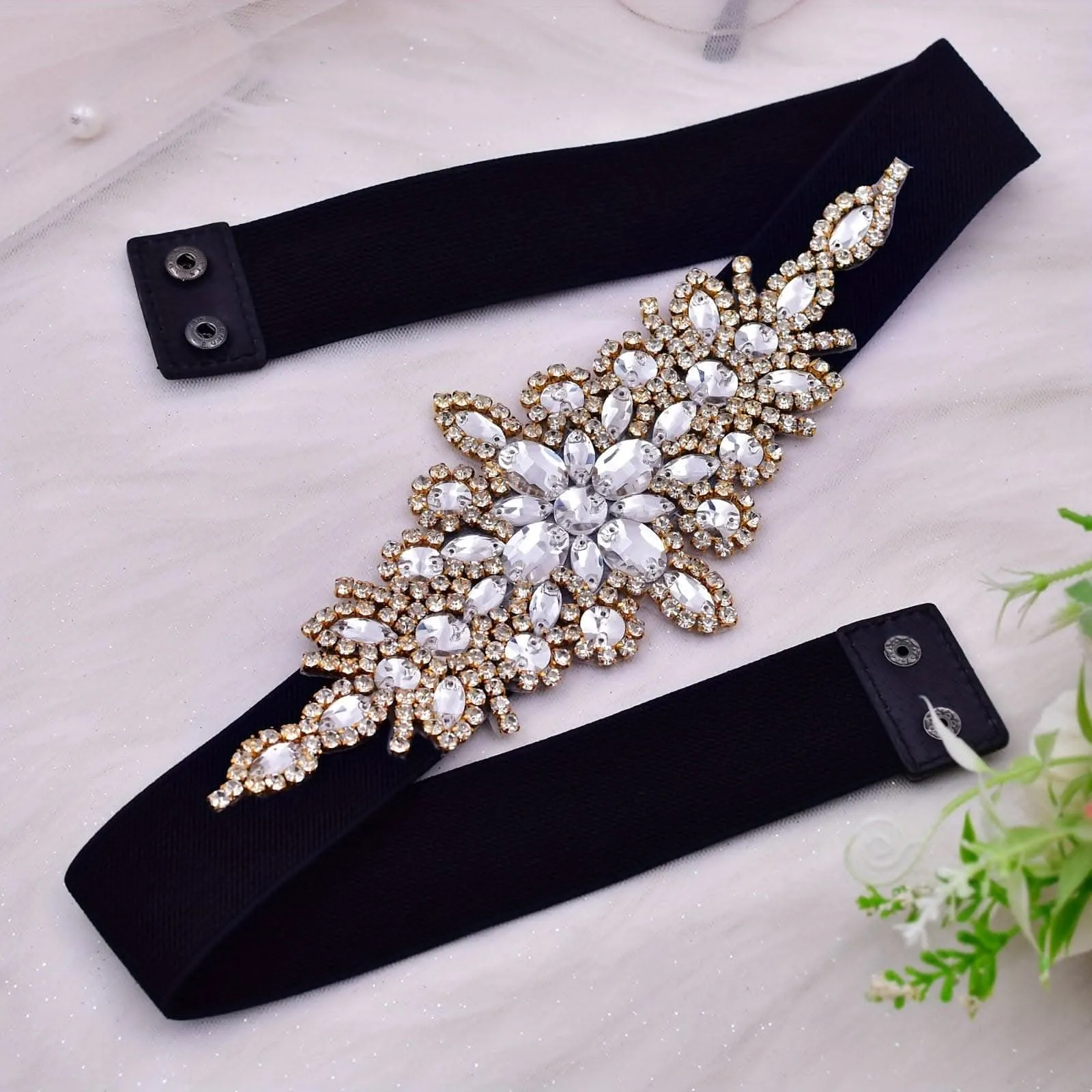 Elegant Rhinestone Waterfall Belt – Golden & Crystal Accents