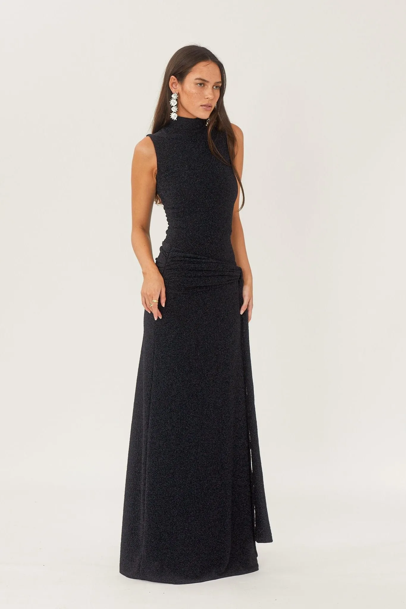 Elegant Sleeveless Floor-Length Dress