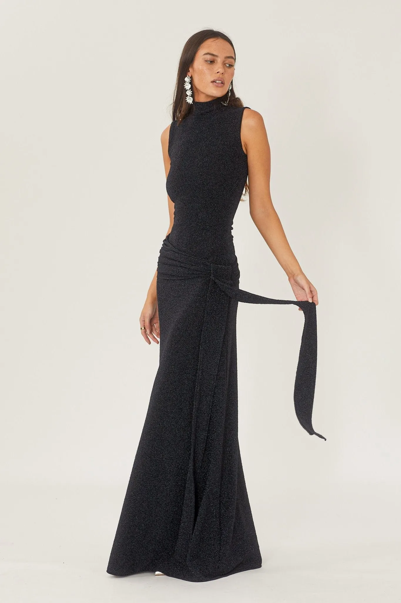 Elegant Sleeveless Floor-Length Dress