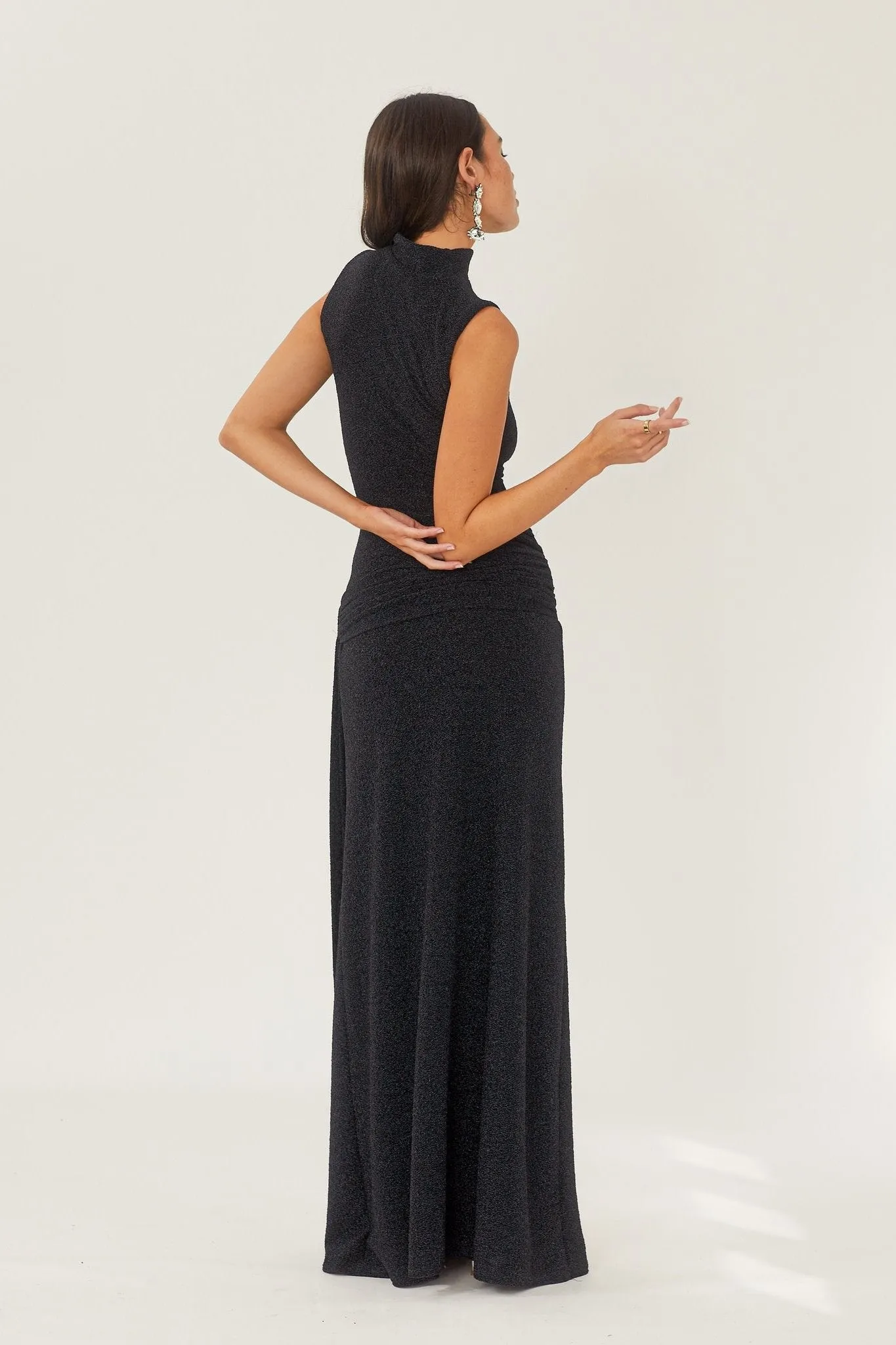 Elegant Sleeveless Floor-Length Dress