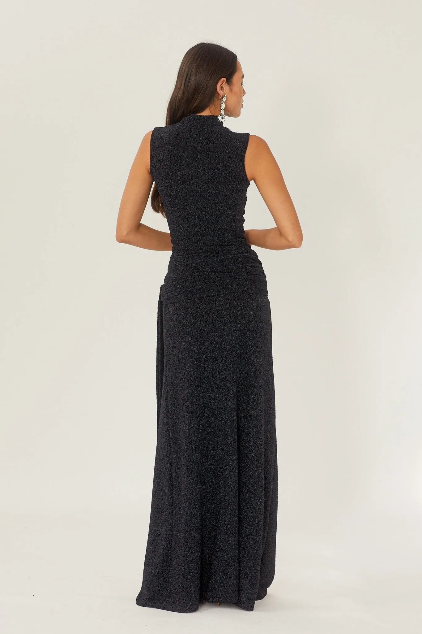 Elegant Sleeveless Floor-Length Dress