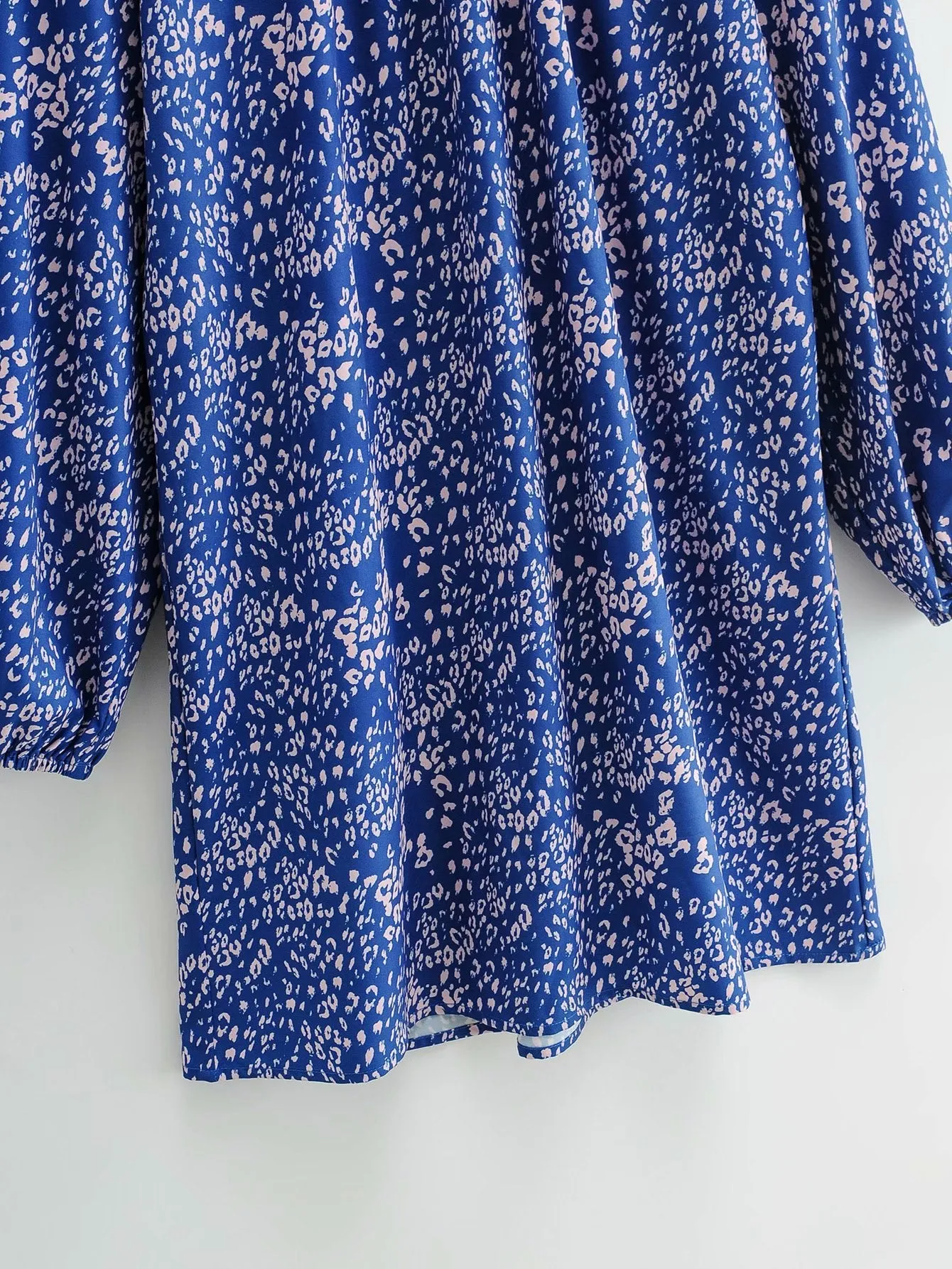 Floral High-collared Bubble Sleeve Lace-up Mini Dresses