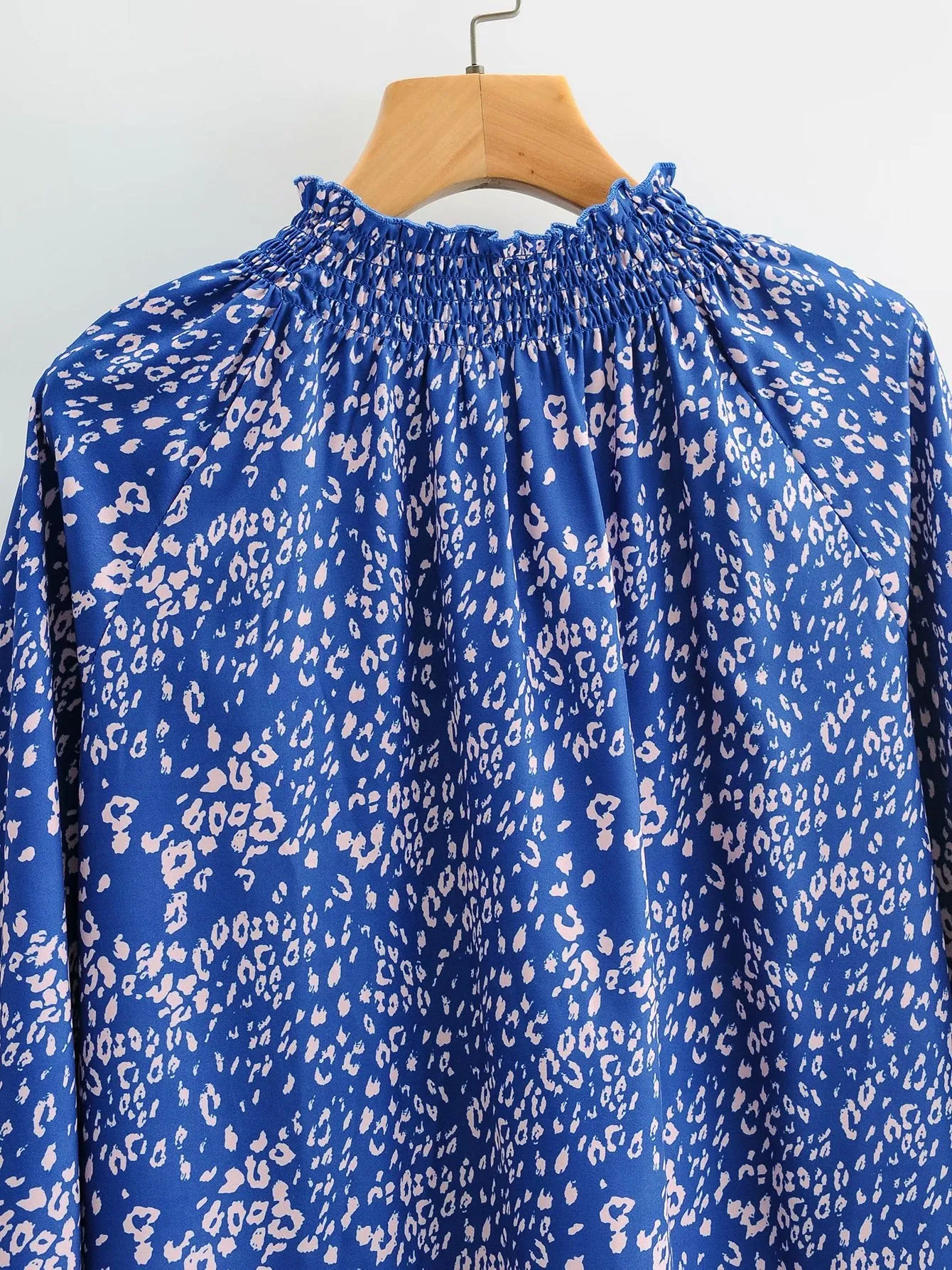 Floral High-collared Bubble Sleeve Lace-up Mini Dresses