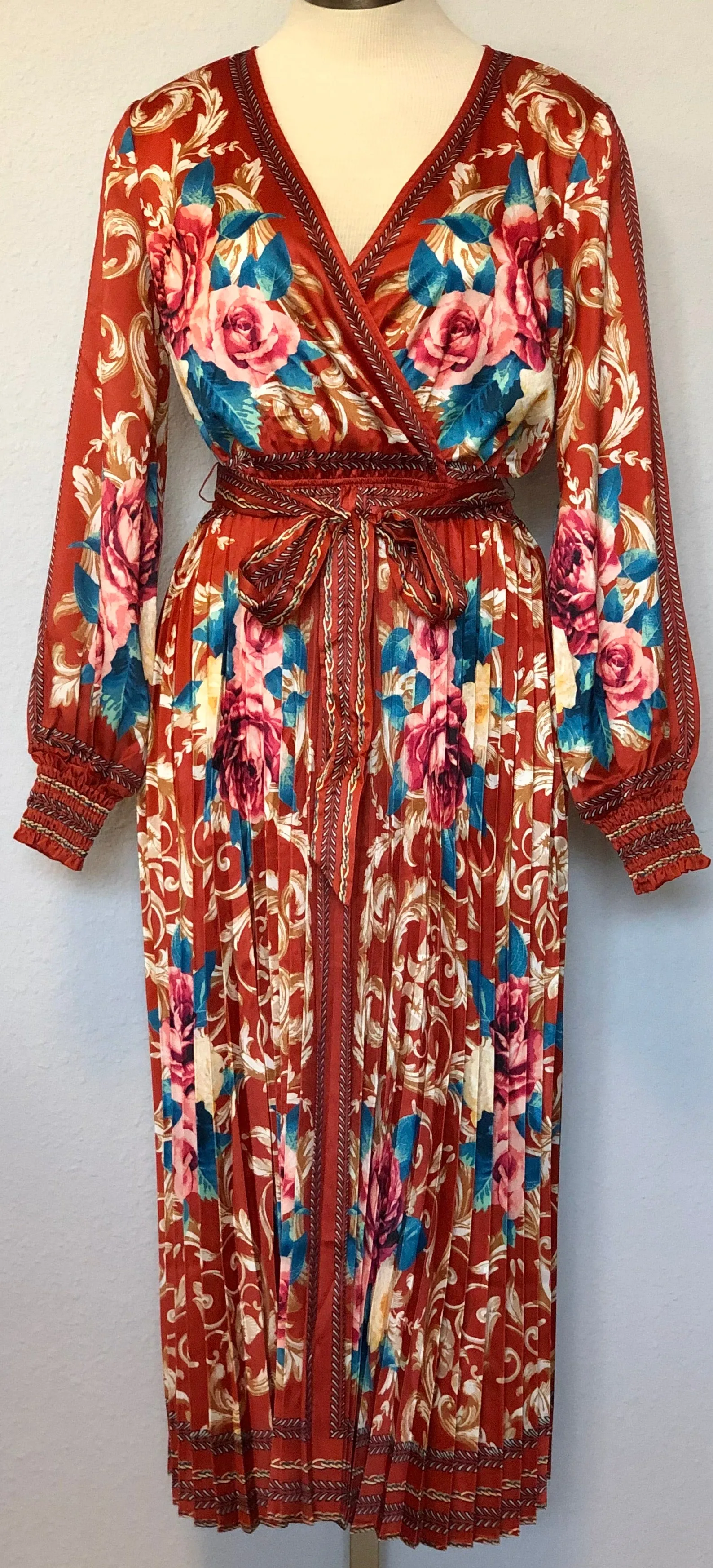FLORAL PLEATED BOTTOM DRESS