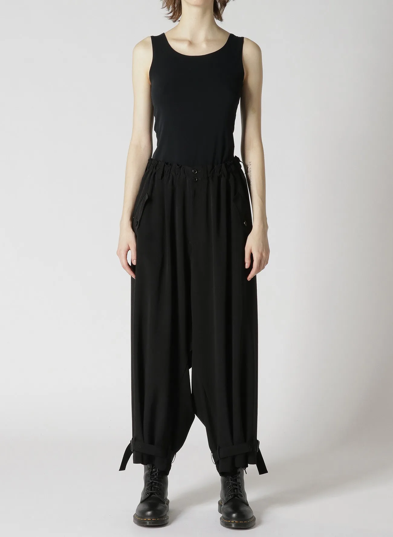 GATHERED HEM-BELTED PANTS