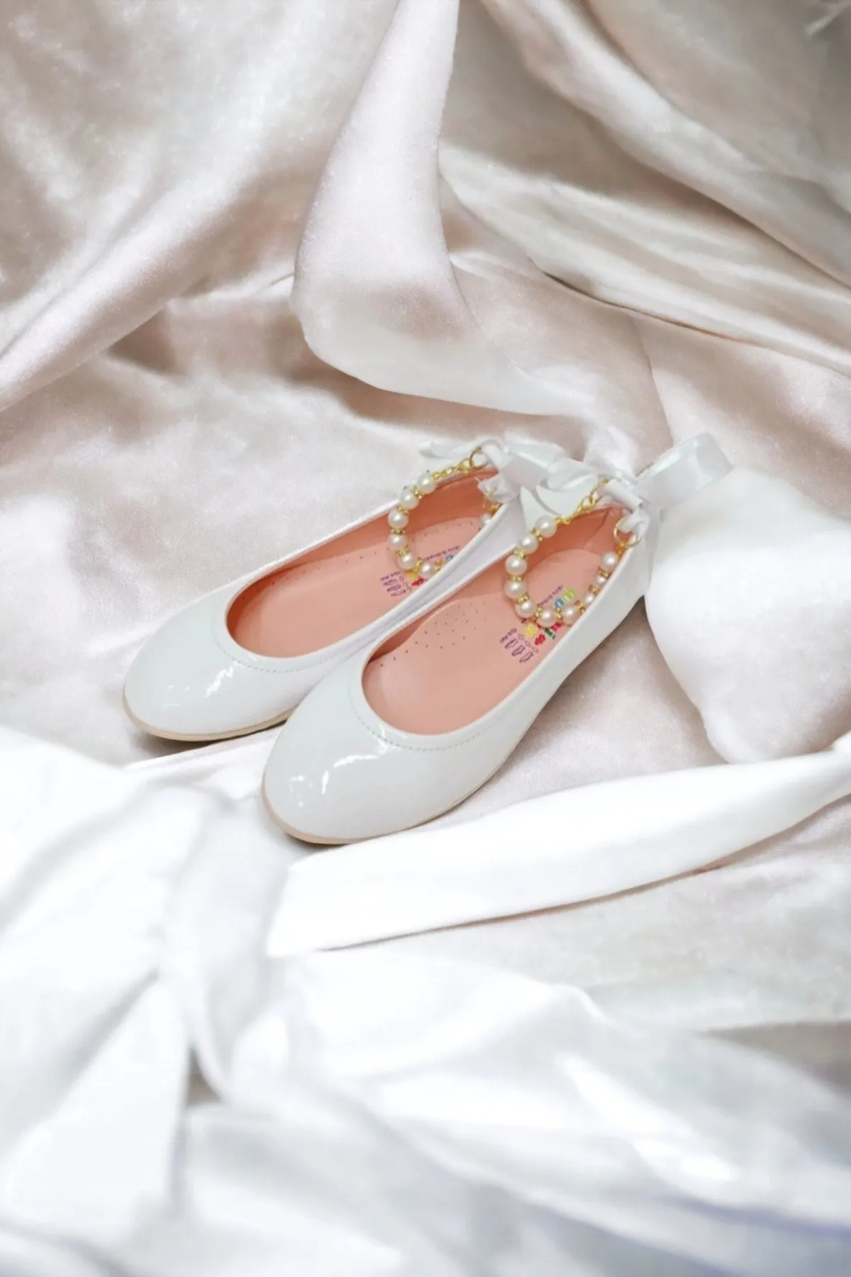 Girl's pearl flat ballet White patent leather