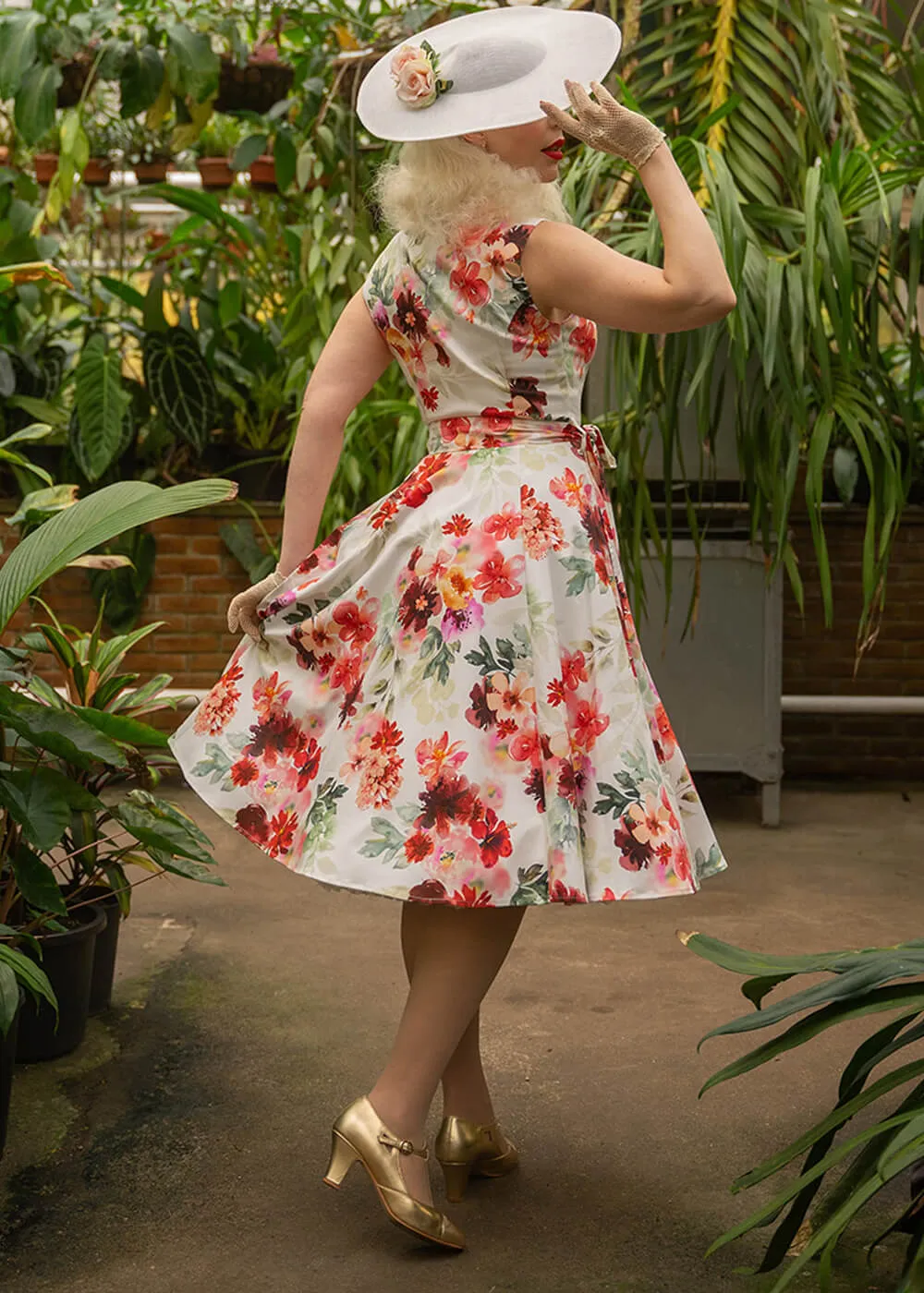 Hearts & Roses Adelyn Floral 50's Swing Dress White