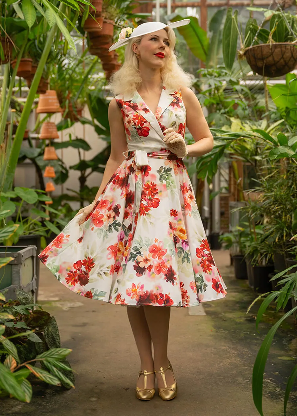 Hearts & Roses Adelyn Floral 50's Swing Dress White