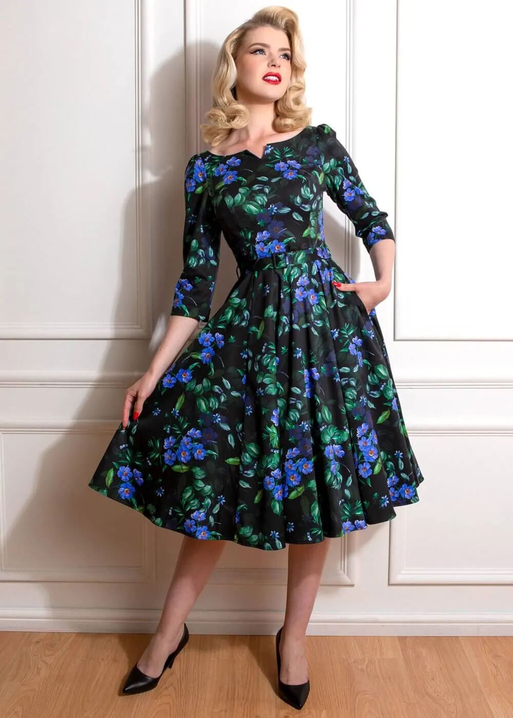 Hearts & Roses Amira Floral 50's Swing Dress Black