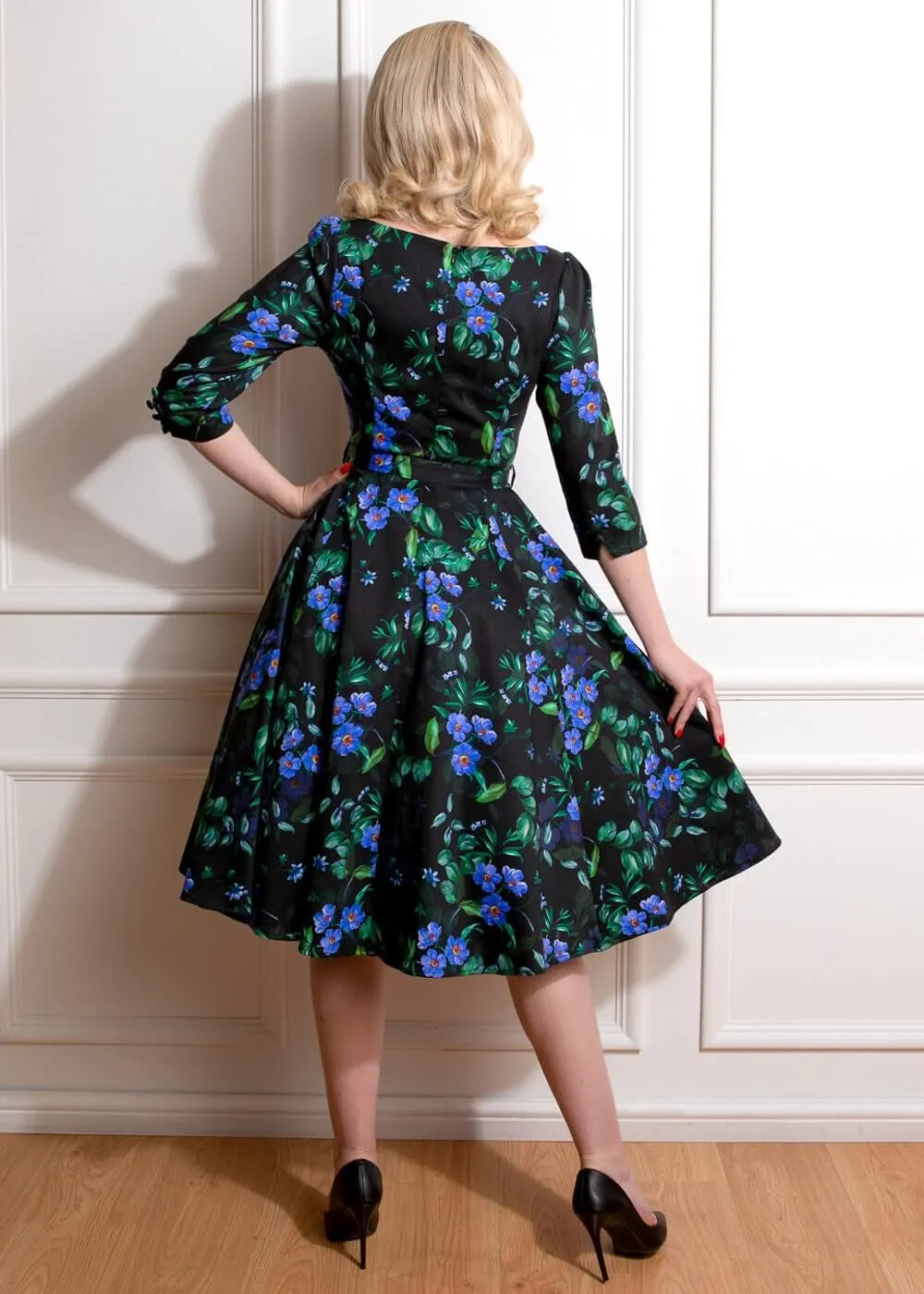 Hearts & Roses Amira Floral 50's Swing Dress Black