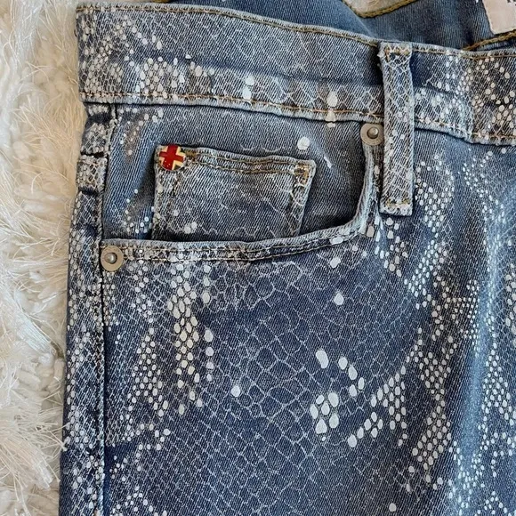 Hudson snake print super skinny jeans size 28