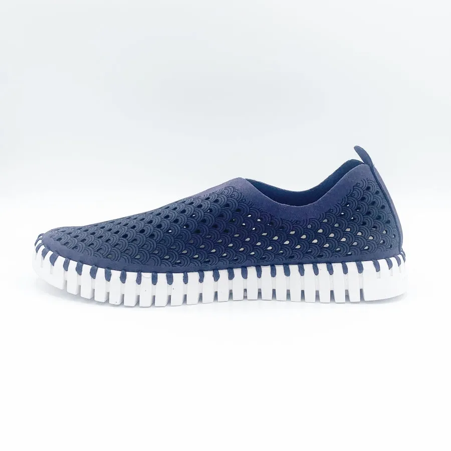 Ilse Jacobsen Tulip Flat (Red and Navy Available)