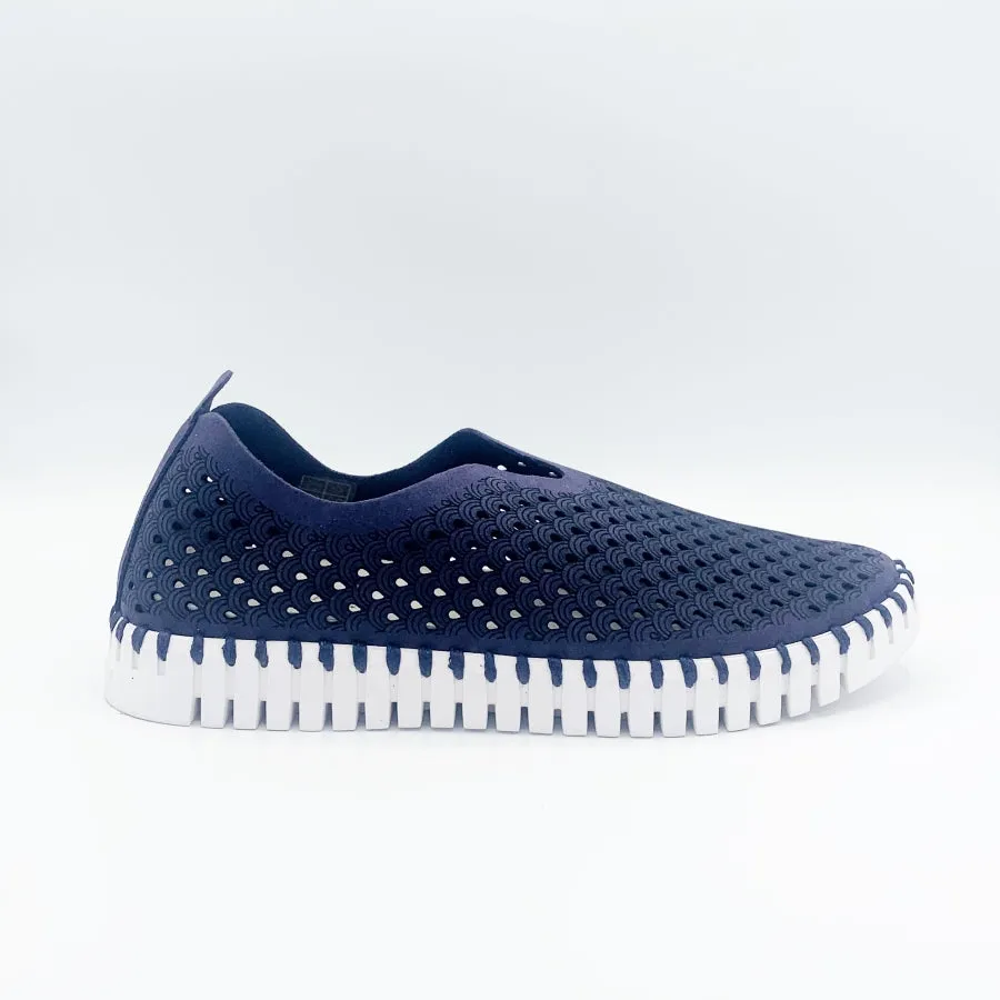 Ilse Jacobsen Tulip Flat (Red and Navy Available)