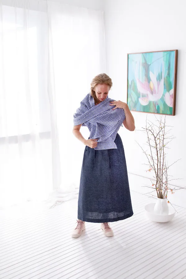 LINEN PICNIC BLANKET SCARF IN TWILIGHT BLUE GINGHAM