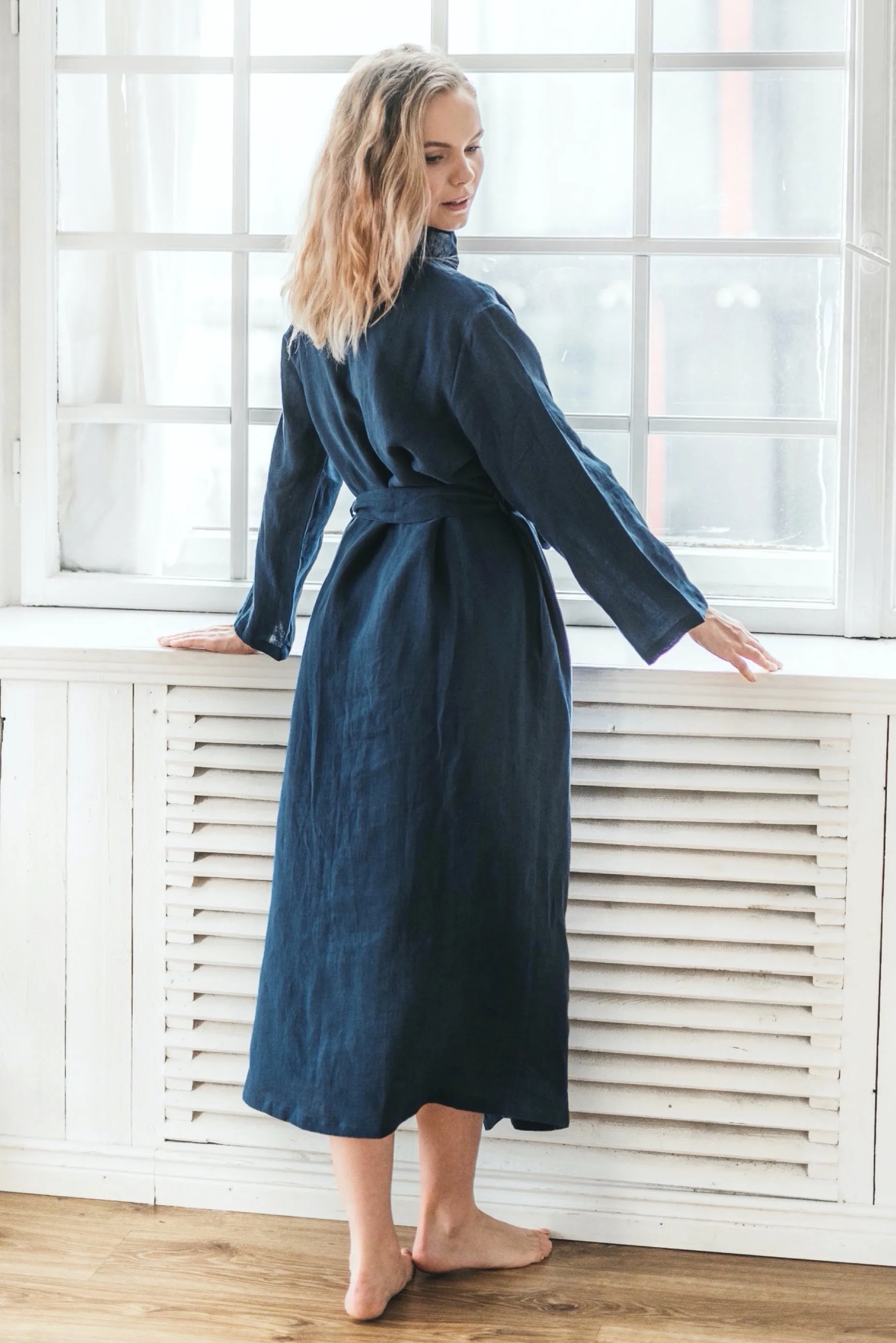 Linen ruffle bathrobe