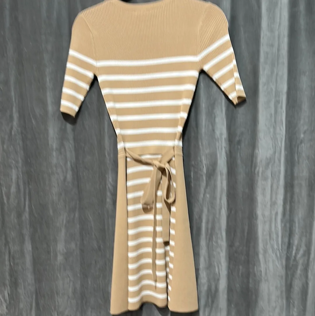 Oscar De LaRenta Black Short Sleeve Dress with Flare Bottom and White Pleated