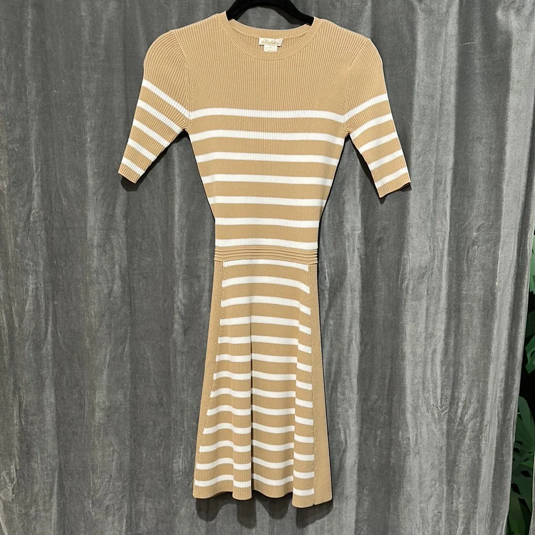 Oscar De LaRenta Black Short Sleeve Dress with Flare Bottom and White Pleated