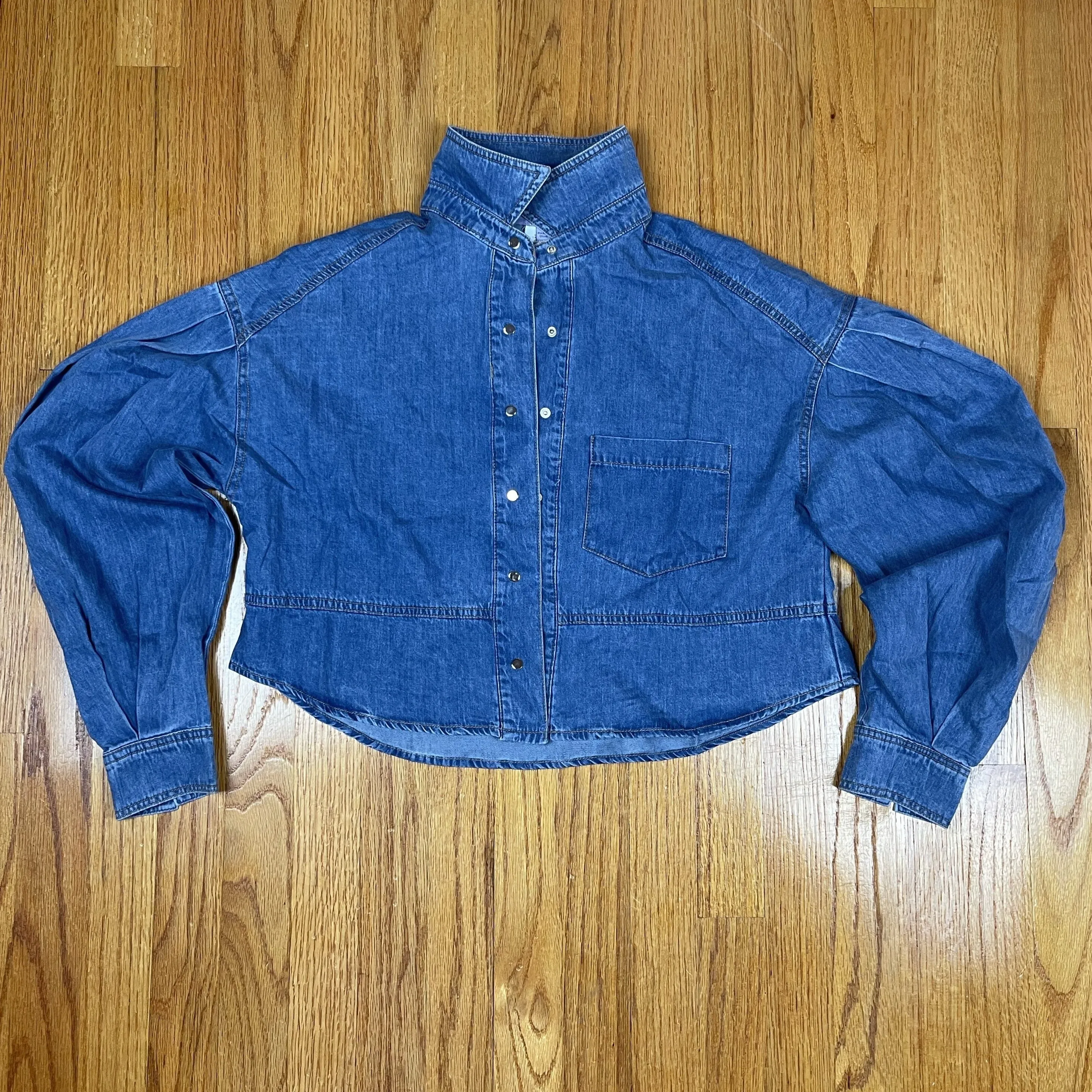 SHORTY (Denim Jacket/Top)