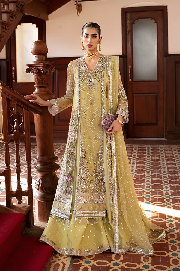 Soraya | Lumene RTW '23 | OLIVINE