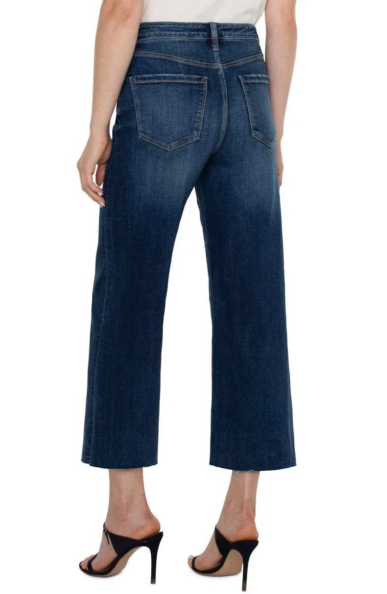 Stride Crop with Wide Cut Hem